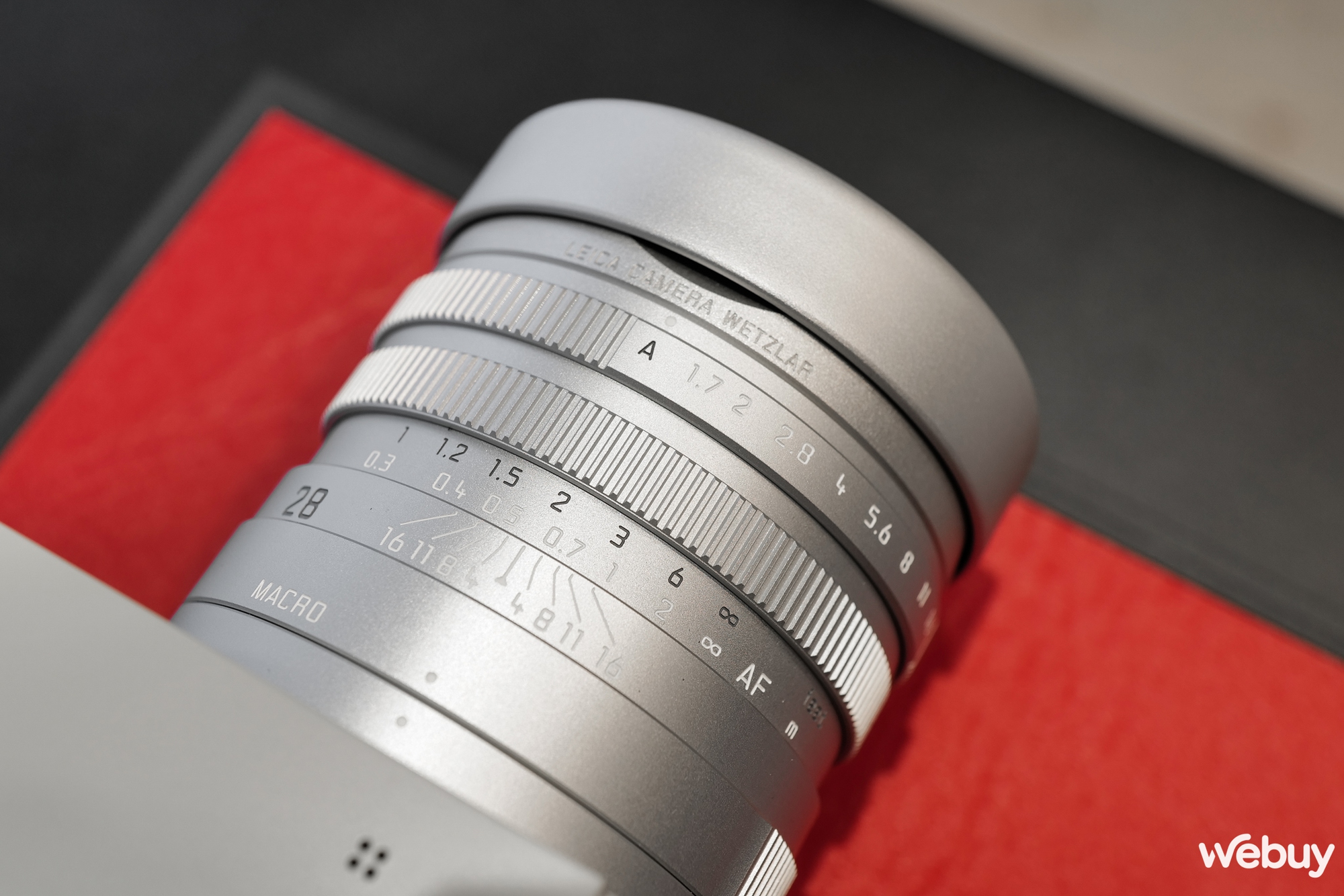 Mở hộp máy ảnh hạng sang Leica Q2 Ghost Edition: Màu xám xi măng, lấy ý tưởng từ đồng hồ Rolex hiếm - Ảnh 8. Mở hộp máy ảnh hạng sang Leica Q2 Ghost Edition: Màu xám xi măng, lấy ý tưởng từ đồng hồ Rolex hiếm - Ảnh 8.