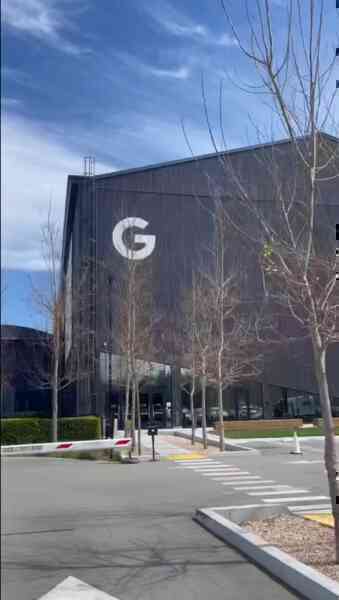 Cựu nhân viên Google chia sẻ cuộc sống hậu 'bão sa thải': Dấn thân vào con đường TikToker chuyên nghiệp, trầy trật vực dậy sau cú sốc bị đuổi việc! - Ảnh 3. Cựu nhân viên Google chia sẻ cuộc sống hậu 'bão sa thải': Dấn thân vào con đường TikToker chuyên nghiệp, trầy trật vực dậy sau cú sốc bị đuổi việc! - Ảnh 3.