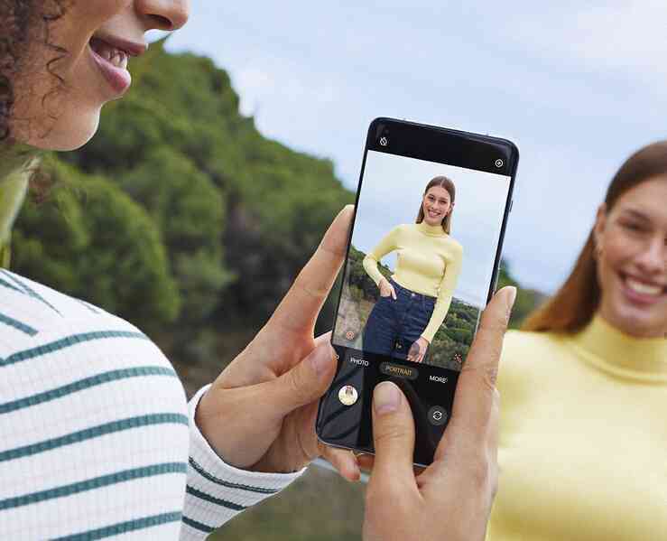 OnePlus 11 5G ra mắt tại Việt Nam: Hiệu năng mạnh mẽ với chip Snapdragon 8 Gen 2, camera Hasselblad, sạc siêu nhanh SuperVOOC 100W, mức giá hấp dẫn - Ảnh 5. OnePlus 11 5G ra mắt tại Việt Nam: Hiệu năng mạnh mẽ với chip Snapdragon 8 Gen 2, camera Hasselblad, sạc siêu nhanh SuperVOOC 100W, mức giá hấp dẫn - Ảnh 5.
