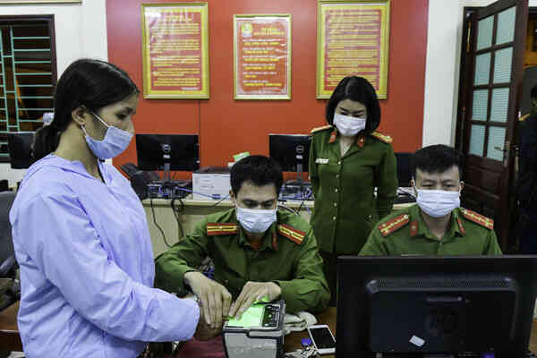 Bỏ sổ hộ khẩu giấy: Chiến dịch ‘90 ngày đêm không ngủ’ ở Hải Dương