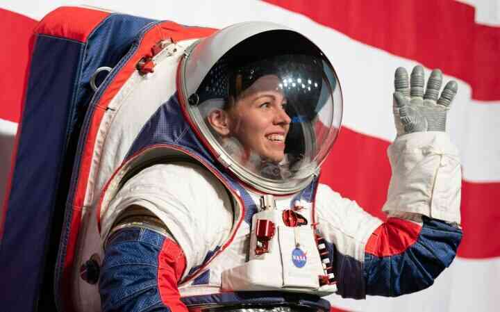 NASA sắp ra mắt bộ đồ phi hành gia cho sứ mệnh Mặt Trăng