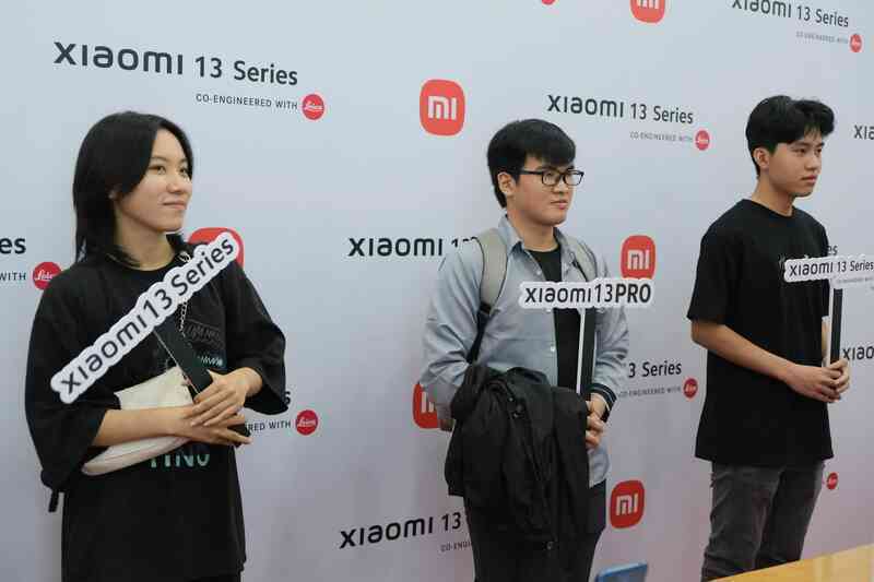 “Vui tới bến” như Xiaomi: Rủ Mi Fan chụp 1.300 tấm hình, tạo kỷ lục ghép logo “khủng” mừng Xiaomi 13 Series cháy hàng - Ảnh 2.