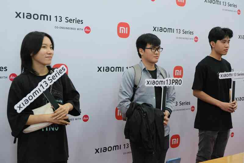 “Vui tới bến” như Xiaomi: Rủ Mi Fan chụp 1.300 tấm hình, tạo kỷ lục ghép logo “khủng” mừng Xiaomi 13 Series cháy hàng - Ảnh 2. “Vui tới bến” như Xiaomi: Rủ Mi Fan chụp 1.300 tấm hình, tạo kỷ lục ghép logo “khủng” mừng Xiaomi 13 Series cháy hàng - Ảnh 2.