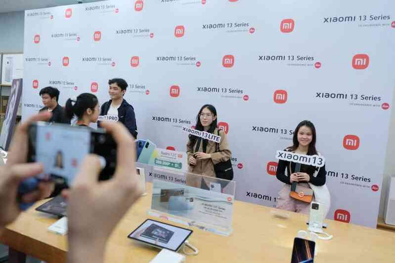 “Vui tới bến” như Xiaomi: Rủ Mi Fan chụp 1.300 tấm hình, tạo kỷ lục ghép logo “khủng” mừng Xiaomi 13 Series cháy hàng - Ảnh 9.