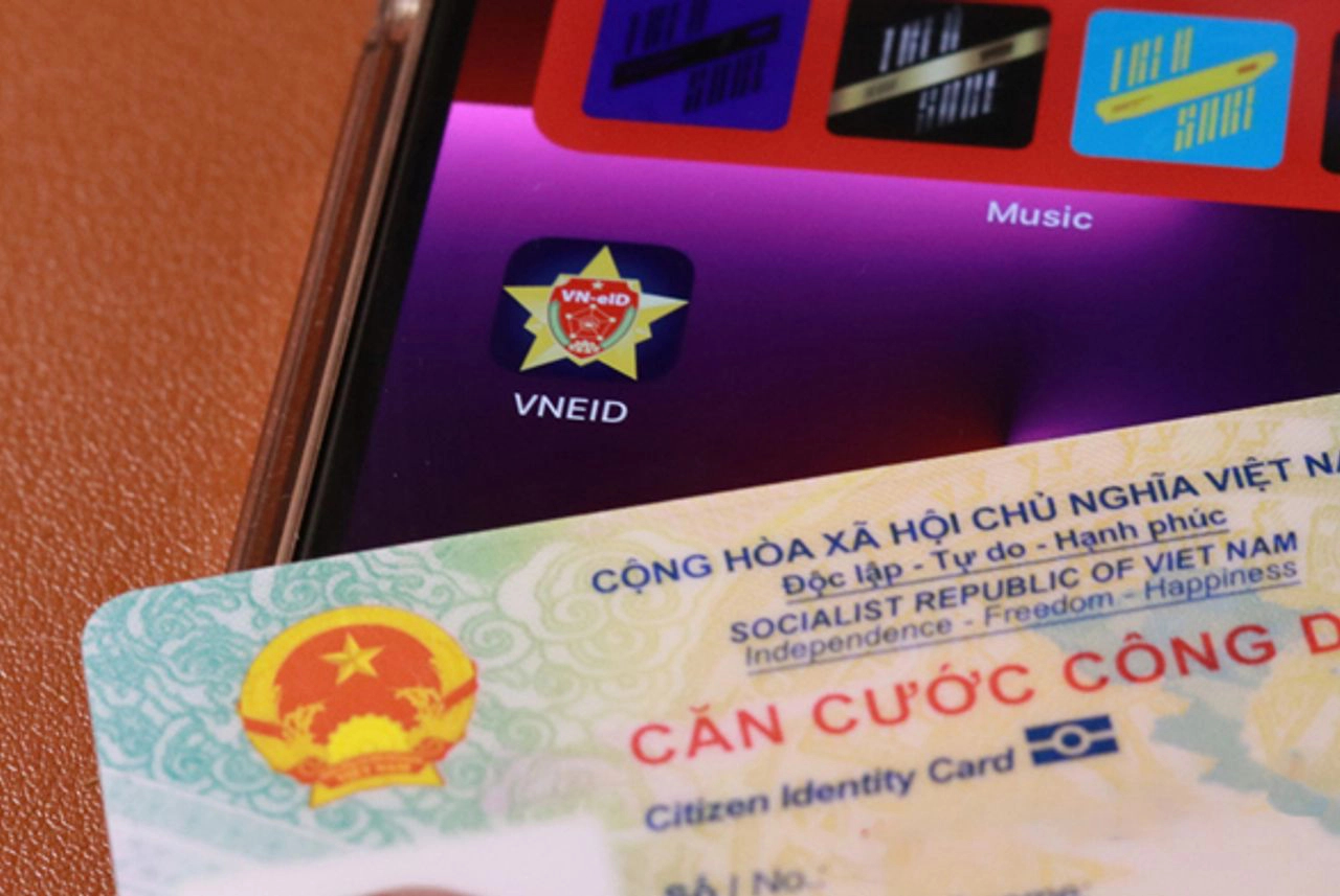 VNeID và các ứng dụng cần phải có sau khi bỏ sổ hộ khẩu, giấy xác nhận cư trú trong thủ tục hành chính - Ảnh 1. VNeID và các ứng dụng cần phải có sau khi bỏ sổ hộ khẩu, giấy xác nhận cư trú trong thủ tục hành chính - Ảnh 1.