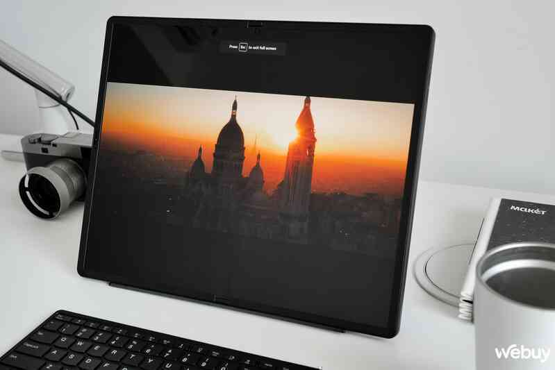 Cận cảnh Lenovo ThinkPad X1 Fold 16 Gen 1: Laptop doanh nhân 16 inch trong thân hình máy tính bảng - Ảnh 8. Cận cảnh Lenovo ThinkPad X1 Fold 16 Gen 1: Laptop doanh nhân 16 inch trong thân hình máy tính bảng - Ảnh 8.