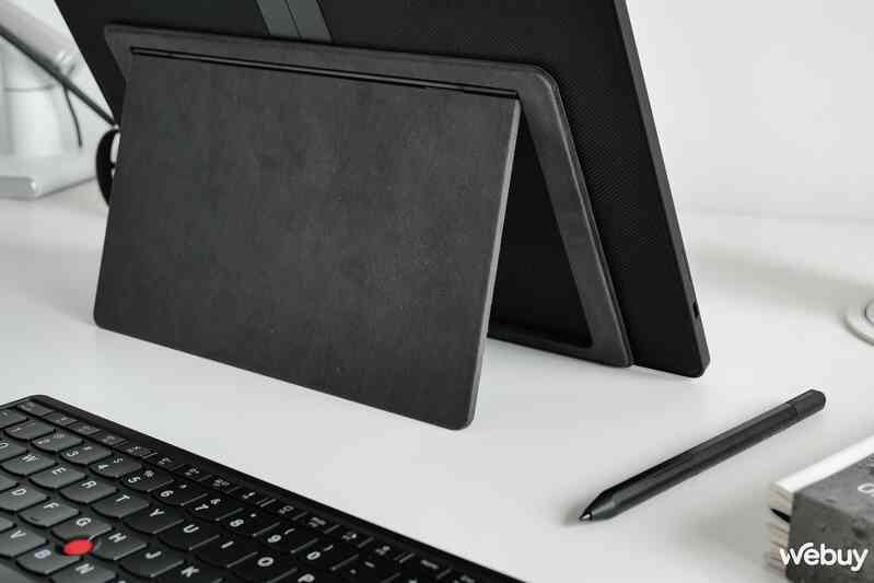 Cận cảnh Lenovo ThinkPad X1 Fold 16 Gen 1: Laptop doanh nhân 16 inch trong thân hình máy tính bảng - Ảnh 10.