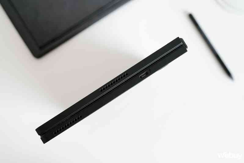 Cận cảnh Lenovo ThinkPad X1 Fold 16 Gen 1: Laptop doanh nhân 16 inch trong thân hình máy tính bảng - Ảnh 20. Cận cảnh Lenovo ThinkPad X1 Fold 16 Gen 1: Laptop doanh nhân 16 inch trong thân hình máy tính bảng - Ảnh 20.