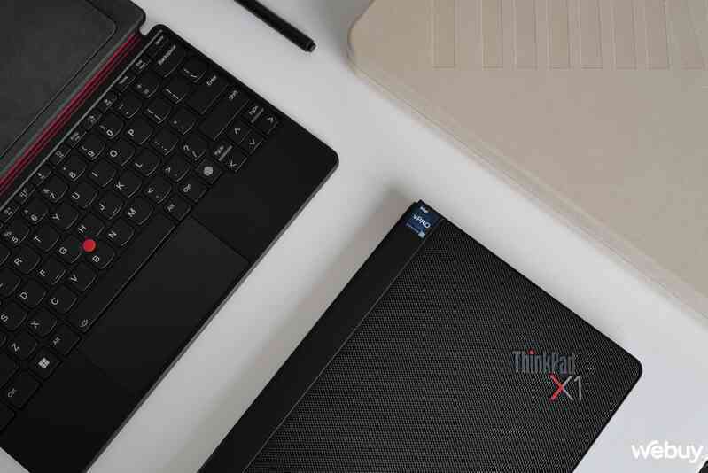 Cận cảnh Lenovo ThinkPad X1 Fold 16 Gen 1: Laptop doanh nhân 16 inch trong thân hình máy tính bảng