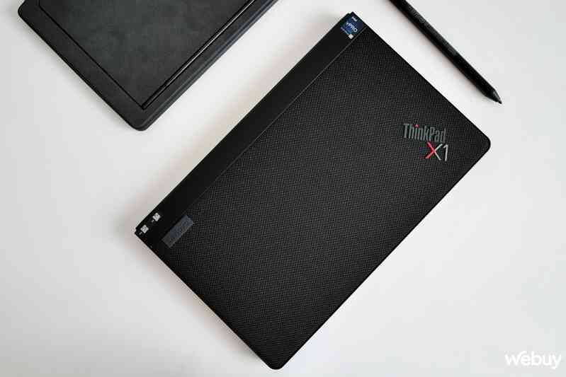 Cận cảnh Lenovo ThinkPad X1 Fold 16 Gen 1: Laptop doanh nhân 16 inch trong thân hình máy tính bảng - Ảnh 5. Cận cảnh Lenovo ThinkPad X1 Fold 16 Gen 1: Laptop doanh nhân 16 inch trong thân hình máy tính bảng - Ảnh 5.