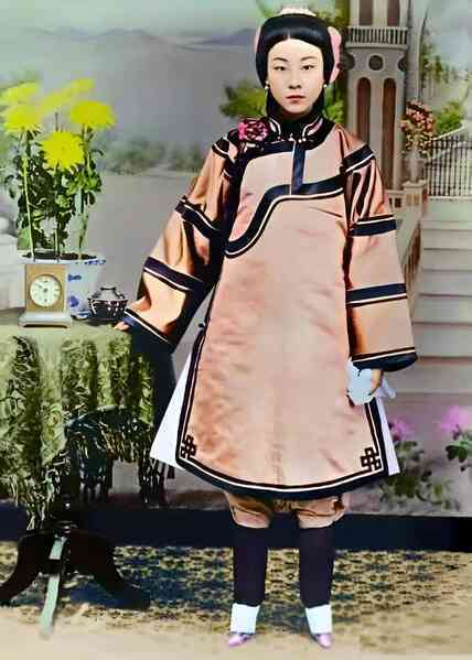 Chiêm ngưỡng loạt ảnh hiếm thời nhà Thanh: Nhan sắc đệ nhất kỹ nữ cũng không gây hiếu kỳ bằng đôi chân cực phẩm - Ảnh 11. Chiêm ngưỡng loạt ảnh hiếm thời nhà Thanh: Nhan sắc đệ nhất kỹ nữ cũng không gây hiếu kỳ bằng đôi chân cực phẩm - Ảnh 11.