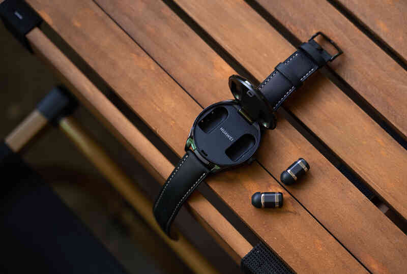 Huawei ra mắt smartwatch độc lạ tích hợp tai nghe không dây, giá 9,9 triệu đồng