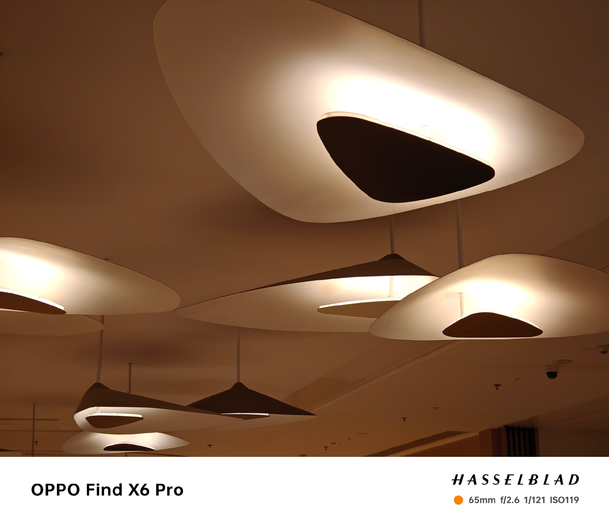Ảnh thực tế OPPO Find X6 Pro: Thiết kế mới với mặt lưng da, camera Hasselblad 1-inch, Snapdragon 8 Gen 2