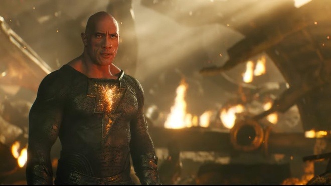 Tin rò rỉ từ Hollywood: The Rock ép DC làm phim theo ý mình, khiến Henry Cavill mất cả vai Superman