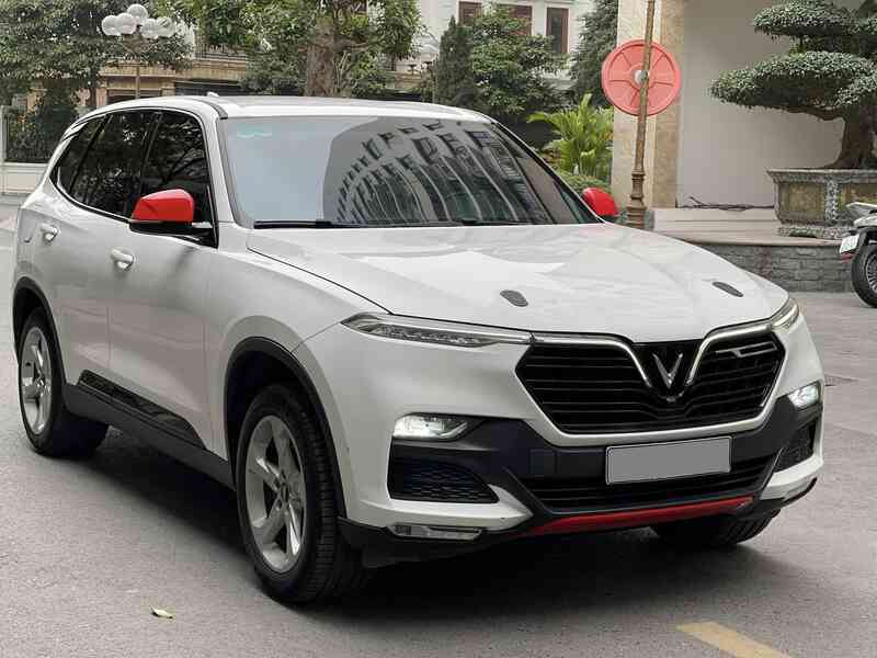 VinFast Lux SA2.0 bản độc nhất Việt Nam từng của Hải Kar bán lại 790 triệu đồng: Xe được độ để đua nhưng nội thất sạch đẹp như mới
