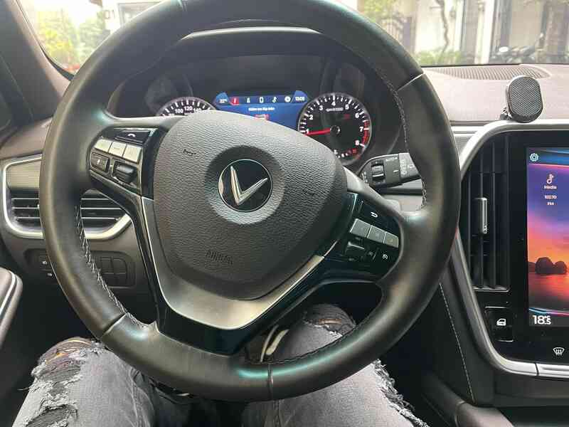 VinFast Lux SA2.0 bản độc nhất Việt Nam từng của Hải Kar bán lại 790 triệu đồng: Xe được độ để đua nhưng nội thất sạch đẹp như mới - Ảnh 6. VinFast Lux SA2.0 bản độc nhất Việt Nam từng của Hải Kar bán lại 790 triệu đồng: Xe được độ để đua nhưng nội thất sạch đẹp như mới - Ảnh 6.