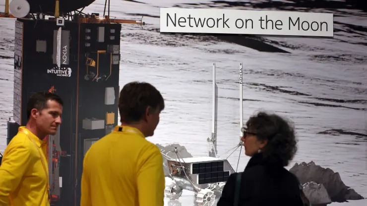 Phi hành gia sẽ được sử dụng mạng 4G của Nokia trên Mặt trăng, dễ dàng livestream về Trái Đất theo thời gian thực