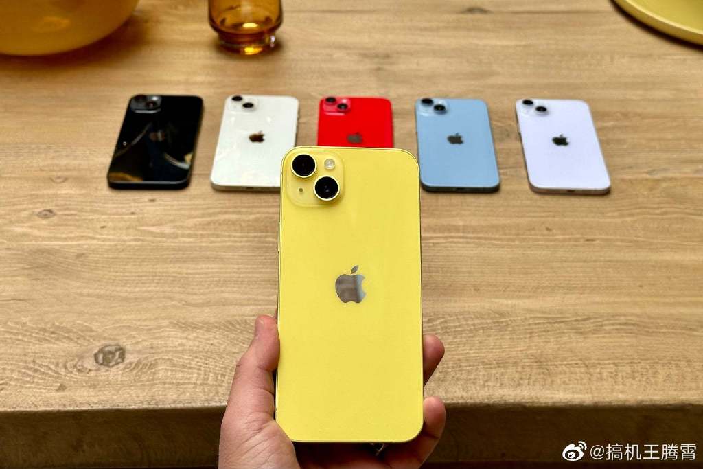 Ảnh thực tế iPhone 14 màu vàng mới ra mắt: Chưa thực sự ấn tượng! - Ảnh 2. Ảnh thực tế iPhone 14 màu vàng mới ra mắt: Chưa thực sự ấn tượng! - Ảnh 2.