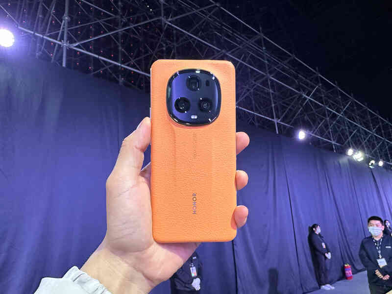 Honor ra mắt flagship Magic5 Ultimate: Thiết kế lạ mắt, Snapdragon 8 Gen 2, có Face ID, giá 22,8 triệu đồng