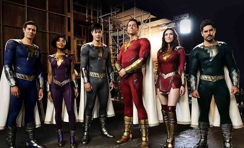 Vì sao Captain Marvel và Ms. Marvel liên tục bị hoán đổi vị trí trong trailer mới nhất của The Marvels? - Ảnh 1. Vì sao Captain Marvel và Ms. Marvel liên tục bị hoán đổi vị trí trong trailer mới nhất của The Marvels? - Ảnh 1.