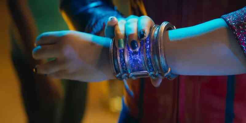 Vì sao Captain Marvel và Ms. Marvel liên tục bị hoán đổi vị trí trong trailer mới nhất của The Marvels? - Ảnh 3. Vì sao Captain Marvel và Ms. Marvel liên tục bị hoán đổi vị trí trong trailer mới nhất của The Marvels? - Ảnh 3.