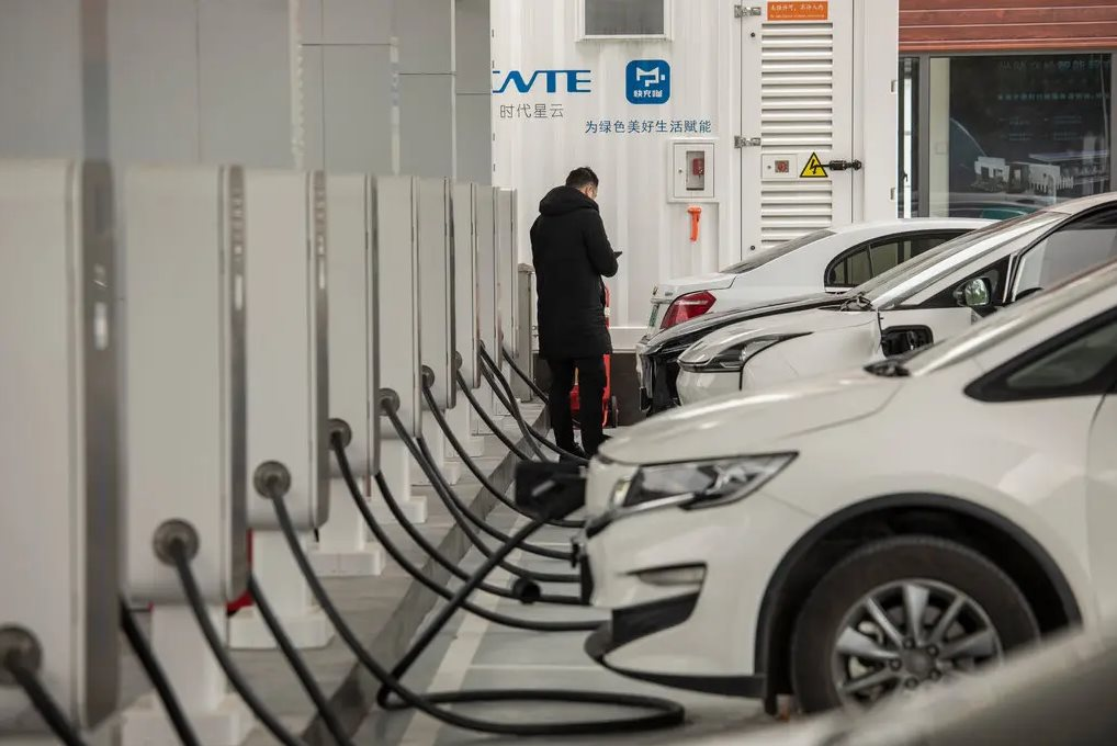 Ắc quy muối: Vũ khí bí mật có thể sớm đưa Trung Quốc thành bá chủ trong lĩnh vực xe điện, ngay cả Elon Musk cũng phải 'hít khói' - Ảnh 2.