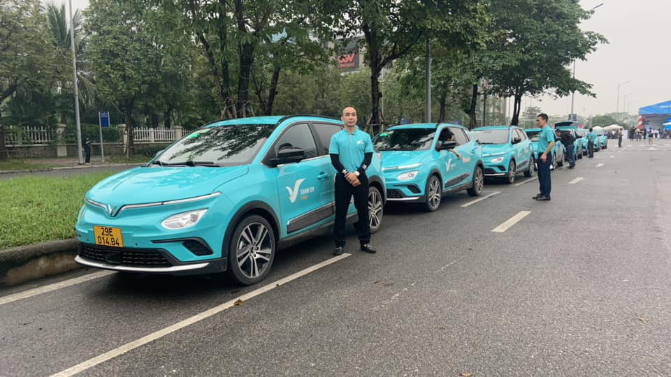 Taxi xanh ngập tràn MXH, dân tình thảo luận sôi nổi nhưng chủ yếu đều thắc mắc 2 điều - Ảnh 2.