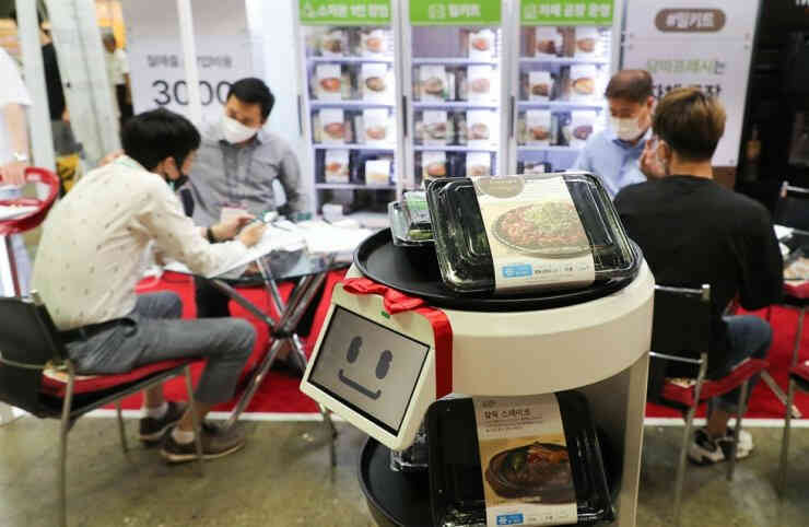 Nhà hàng tại Hàn Quốc tăng cường sử dụng robot thay thế con người