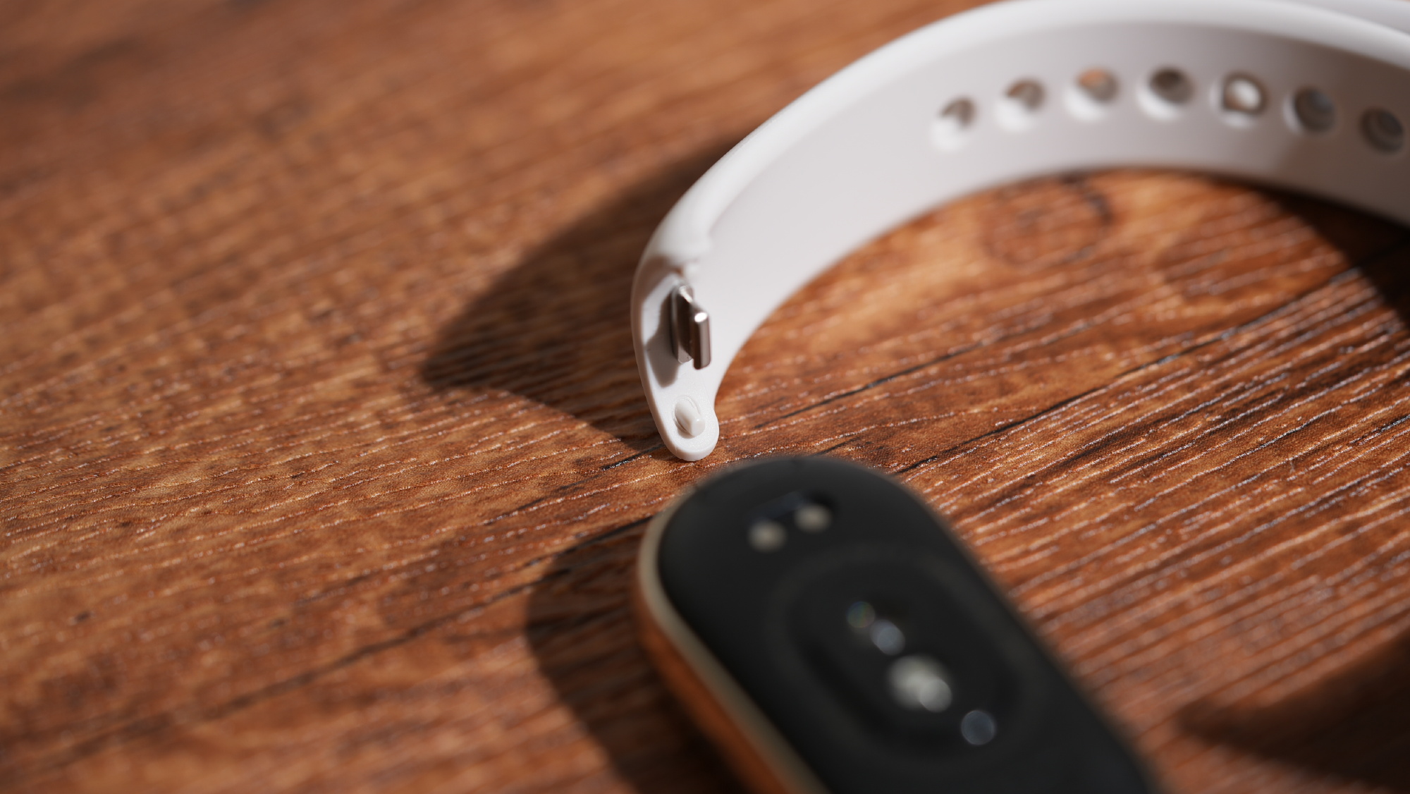 Ảnh thực tế Xiaomi Band 8: Thiết kế như cũ nhưng có thêm tính năng thú vị, giá 849.000 đồng - Ảnh 4. Ảnh thực tế Xiaomi Band 8: Thiết kế như cũ nhưng có thêm tính năng thú vị, giá 849.000 đồng - Ảnh 4.