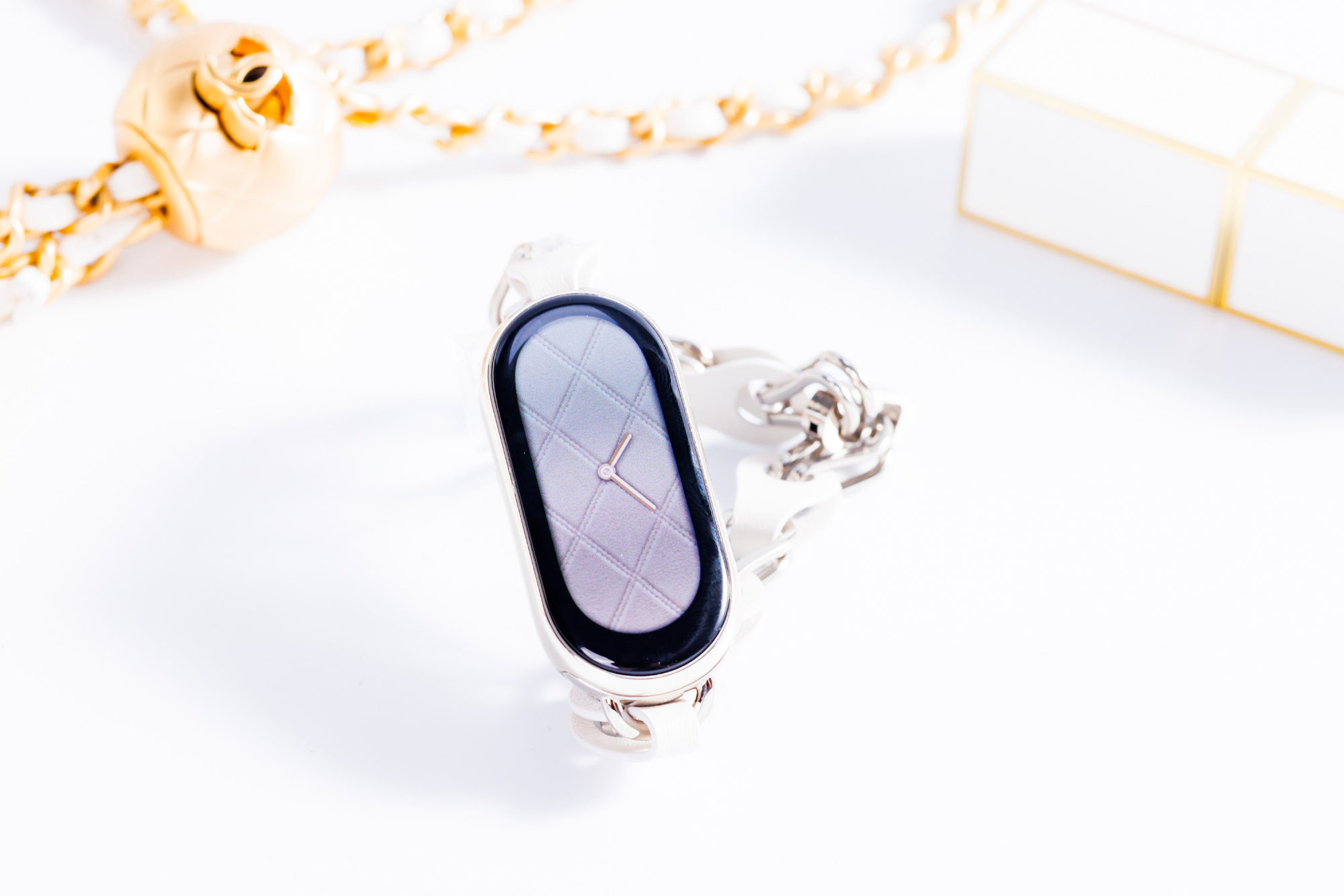 Ảnh thực tế Xiaomi Band 8: Thiết kế như cũ nhưng có thêm tính năng thú vị, giá 849.000 đồng