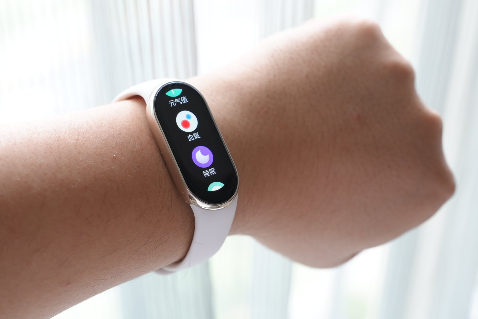 Ảnh thực tế Xiaomi Band 8: Thiết kế như cũ nhưng có thêm tính năng thú vị, giá 849.000 đồng - Ảnh 8. Ảnh thực tế Xiaomi Band 8: Thiết kế như cũ nhưng có thêm tính năng thú vị, giá 849.000 đồng - Ảnh 8.