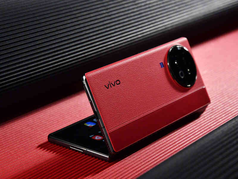 Ra mắt vivo X Fold4: Nâng cấp bản lề, vân tay siêu âm kép, camera Zeiss, Snapdragon 8 Gen 2 cùng sạc nhanh 120W, giá 30,69 triệu đồng