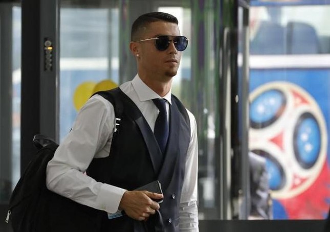 Ronaldo dính đòn đau từ tỷ phú Elon Musk