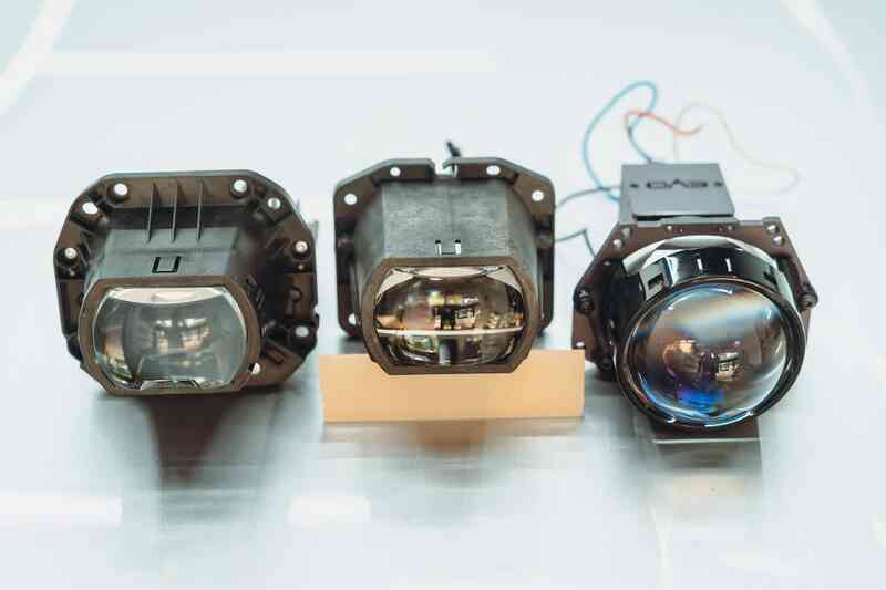 Mổ tung đèn VinFast VF 8, chuyên gia đánh giá: 'Dễ tháo, thừa bền, hoàn thiện tốt nhưng chiếu sáng yếu