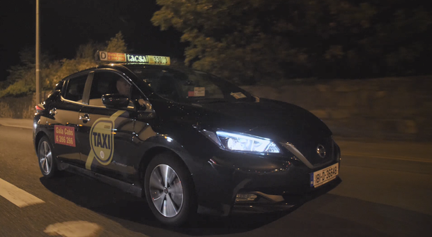 Các tài xế taxi đang mê mẩn điều gì khi lái xe điện: Tiết kiệm đến 300 triệu đồng/năm, đi được quãng đường xa hơn người khác vẫn tưởng