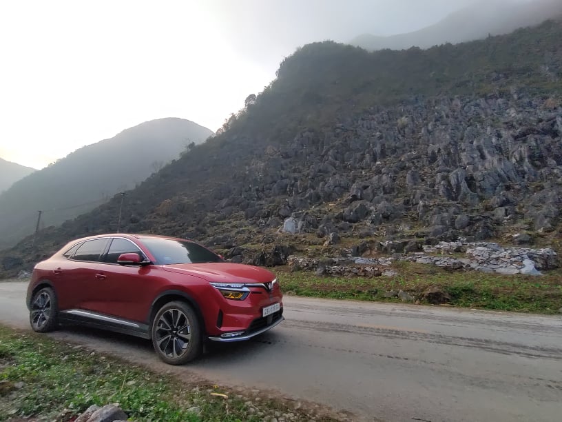 Tôi từng mê Beijing X7 nhưng chốt VinFast VF 8 là ô tô đầu tiên, dùng ở Hà Giang biết lựa sạc vẫn ổn nhưng còn điểm chưa hợp miền núi