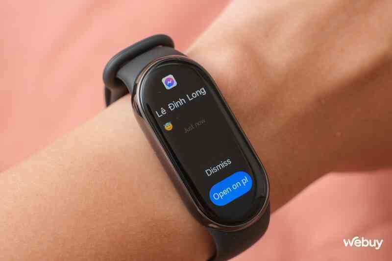 Trên tay Xiaomi Band 8 tại VN: Thiết kế không đổi nhưng nâng cấp dây đeo, có màn hình 60Hz, pin 16 ngày, giá từ 850.000 đồng