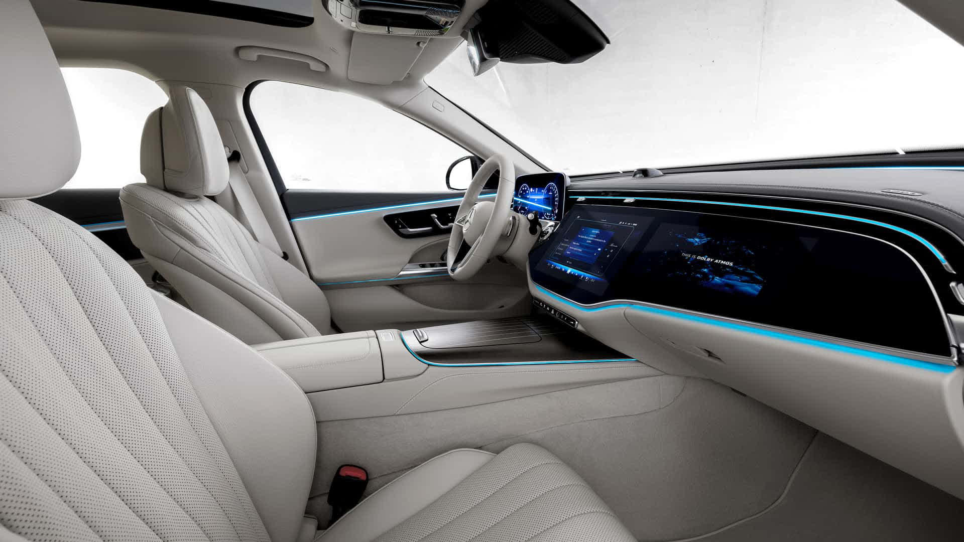 Ra mắt Mercedes-Benz E-Class 2024: Đèn lạ mắt, nhiều màn hình như EQS, đủ trò chơi game đến xem TikTok