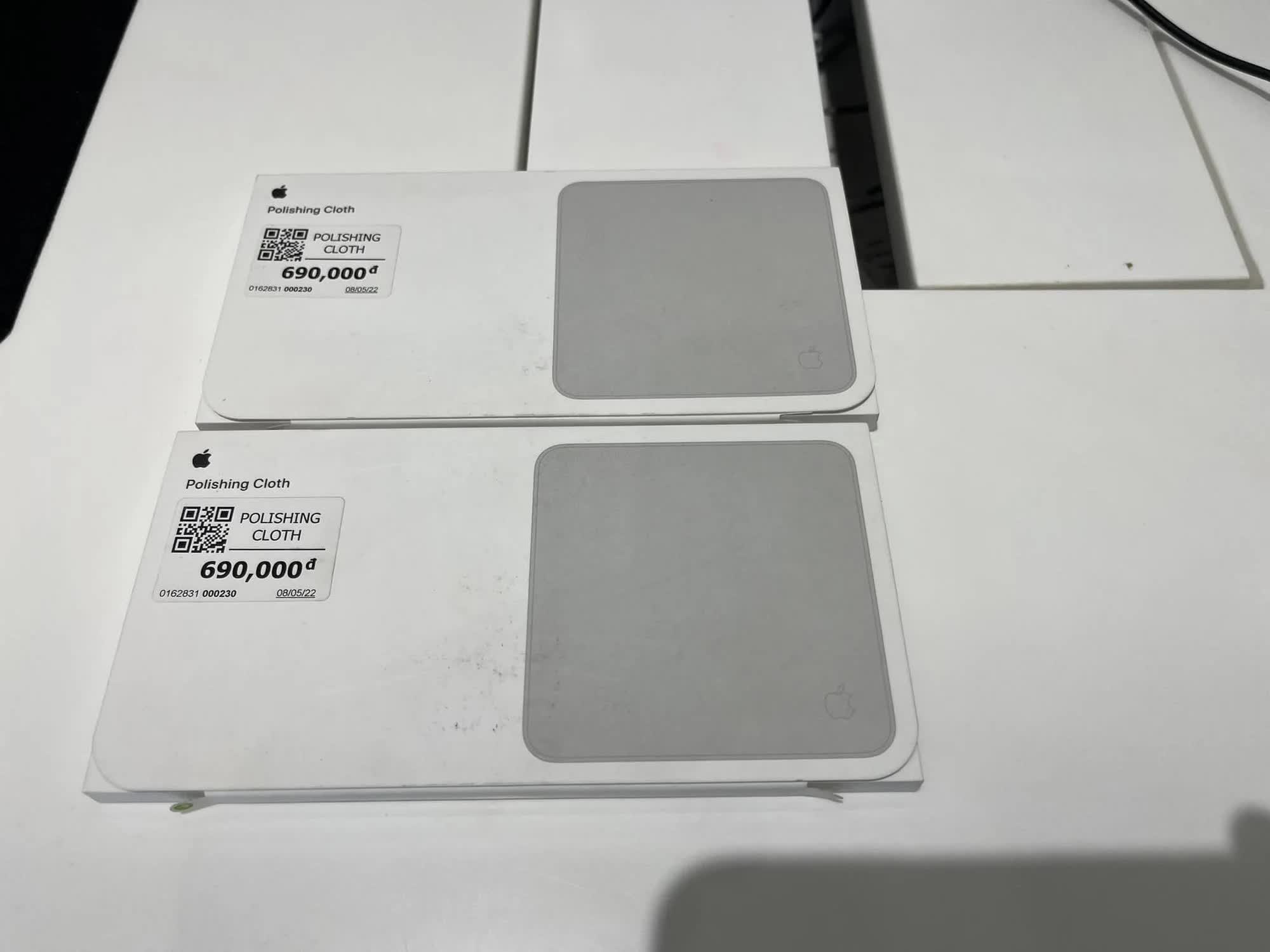 Nhiều người Việt tiếc nuối vì không thể sở hữu miếng giẻ lau Apple - Ảnh 2. Nhiều người Việt tiếc nuối vì không thể sở hữu miếng giẻ lau Apple - Ảnh 2.
