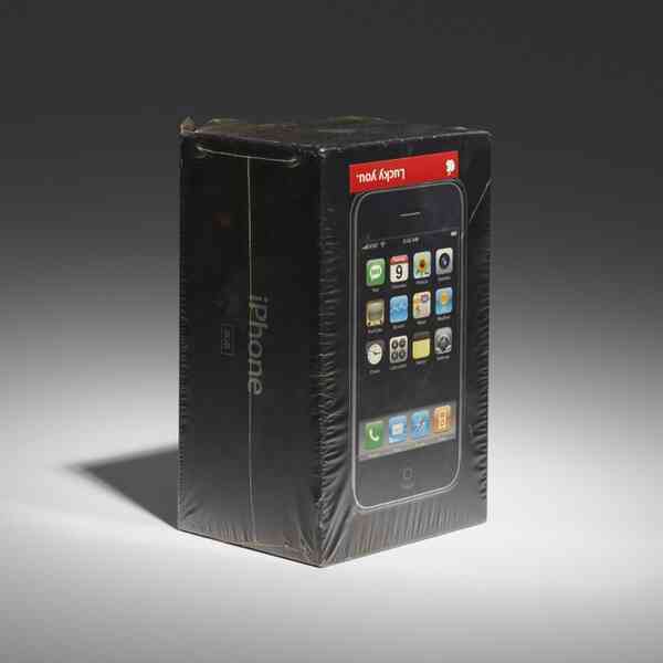 Video mở hộp chiếc iPhone đặc biệt có giá lên đến 40.320 USD