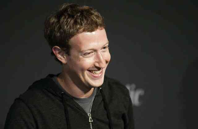 Hào quang quay trở lại với Mark Zuckerberg: Sau 1 năm lao xuống vực, doanh thu Meta lần dầu tiên tăng, 'khoe' có 2,04 tỷ người dùng Facebook mỗi ngày - Ảnh 1. Hào quang quay trở lại với Mark Zuckerberg: Sau 1 năm lao xuống vực, doanh thu Meta lần dầu tiên tăng, 'khoe' có 2,04 tỷ người dùng Facebook mỗi ngày - Ảnh 1.