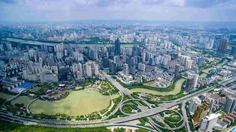 Phân tích lựa chọn của FPT khi mở rộng ở Trung Quốc: Lương kỹ sư ở Nam Ninh so với cách thành phố khác ra sao?