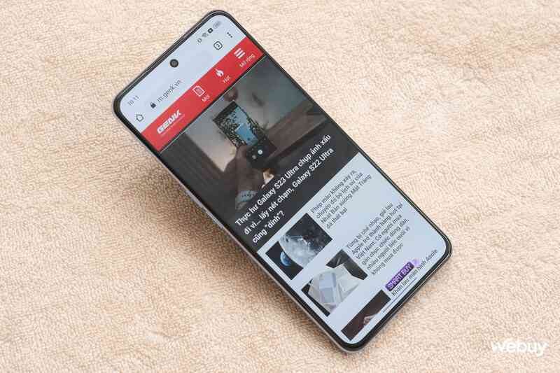 Trên tay điện thoại realme giá hơn 9 triệu nhưng có RAM 16GB, bộ nhớ 1TB, sạc 100W - Ảnh 13. Trên tay điện thoại realme giá hơn 9 triệu nhưng có RAM 16GB, bộ nhớ 1TB, sạc 100W - Ảnh 13.