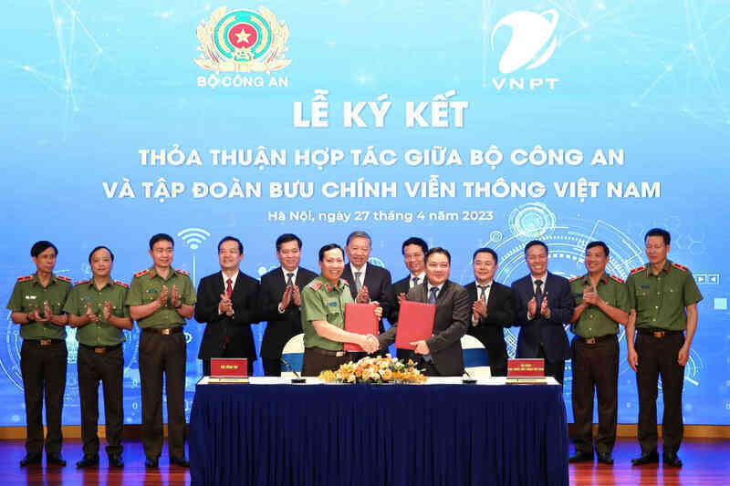 Đại tướng Tô Lâm: Từ Bộ trưởng đến công an cấp xã đều phải sử dụng CNTT