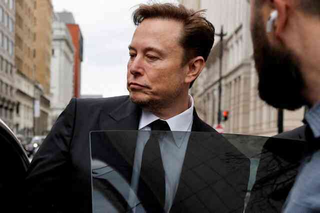 Hãng Tesla: Tuyên bố của ông Elon Musk về khả năng tự lái trên xe Tesla là deepfake - Ảnh 1. Hãng Tesla: Tuyên bố của ông Elon Musk về khả năng tự lái trên xe Tesla là deepfake - Ảnh 1.