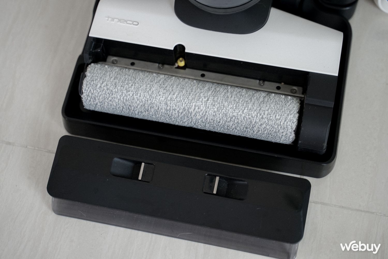 Trải nghiệm máy lau hút Tineco Floor One S5 Pro 2: Sạch cả vết bẩn ướt, tự giặt giẻ, đắt nhưng xắt ra miếng - Ảnh 8.