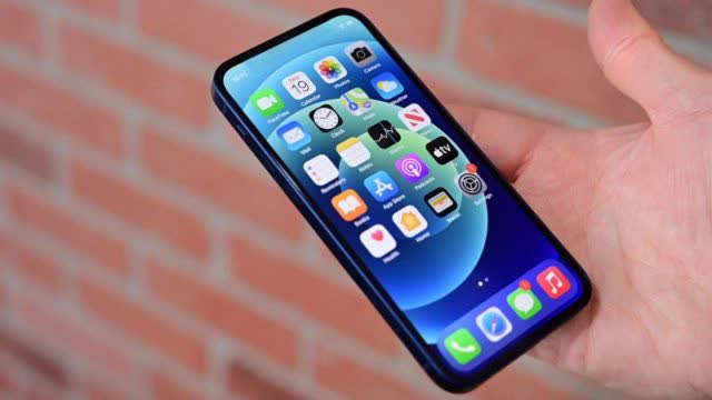 Apple có thể đang nung nấu để cho ra lò iPhone sở hữu "nốt ruồi" đầu tiên? - Ảnh 3. Apple có thể đang nung nấu để cho ra lò iPhone sở hữu "nốt ruồi" đầu tiên? - Ảnh 3.