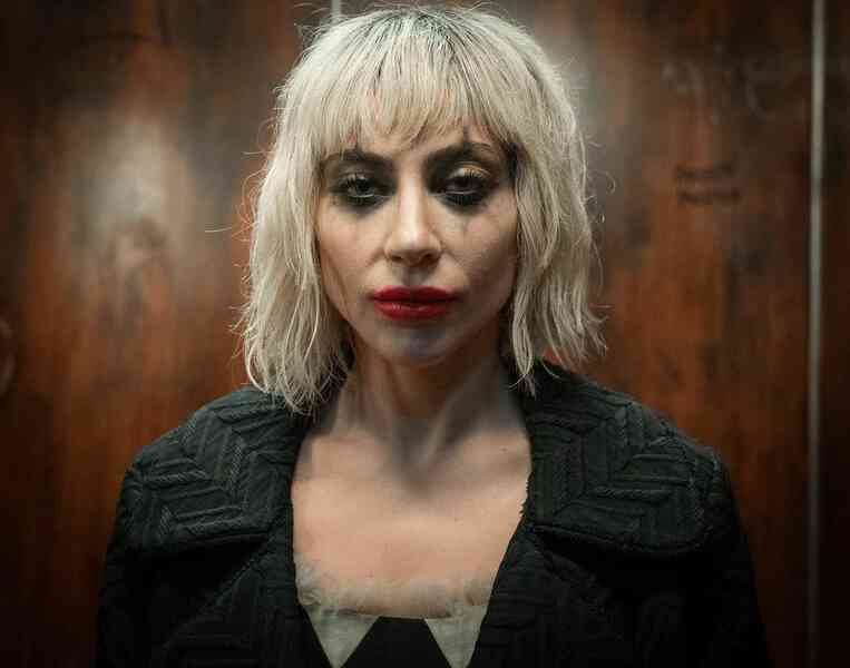 DC công bố hình ảnh đầu tiên của cặp đôi Joker và Harley Quinn, chính thức đóng máy dự án Joker 2 - Ảnh 2. DC công bố hình ảnh đầu tiên của cặp đôi Joker và Harley Quinn, chính thức đóng máy dự án Joker 2 - Ảnh 2.