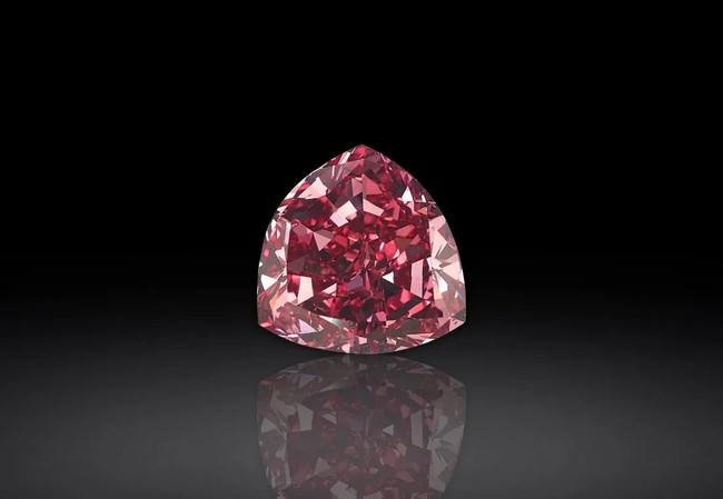 Kim cương giá 350 triệu đồng/carat mới chỉ bằng một phần nhỏ của loại đá quý này, ngay cả vua dầu mỏ Rockefeller cũng săn lùng - Ảnh 5. Kim cương giá 350 triệu đồng/carat mới chỉ bằng một phần nhỏ của loại đá quý này, ngay cả vua dầu mỏ Rockefeller cũng săn lùng - Ảnh 5.