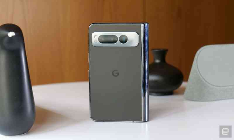 Ra mắt Pixel Fold: Smartphone gập đầu tiên của Google nhưng có một thứ còn không bằng Galaxy Fold đời đầu